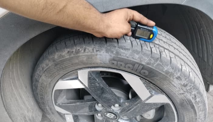 2023 Hyundai ALCAZAR 2.0 SIGNATURE (O) AT 6STR, Petrol, Automatic, 22,675 km, tyre