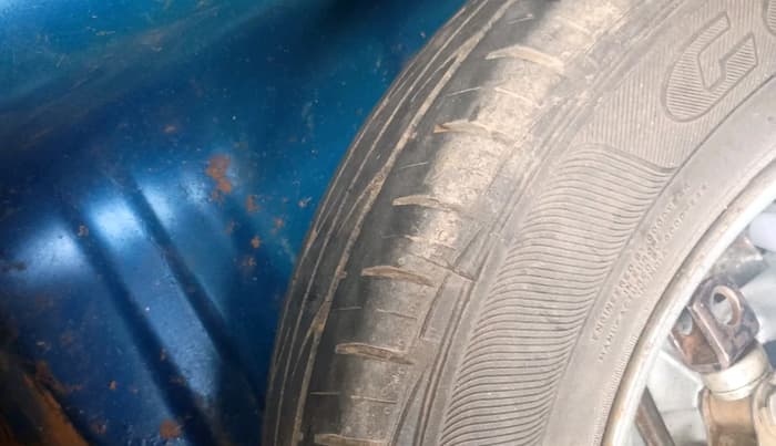2012 Hyundai Eon ERA, Petrol, Manual, 70,766 km, tyre