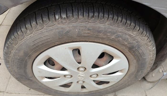 2011 Hyundai i10 MAGNA 1.2, CNG, Manual, 1,23,163 km, tyre