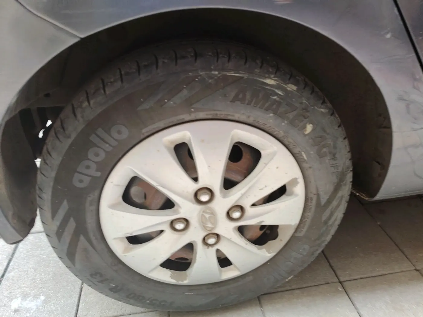 2011 Hyundai i10 MAGNA 1.2, CNG, Manual, 1,23,163 km, tyre