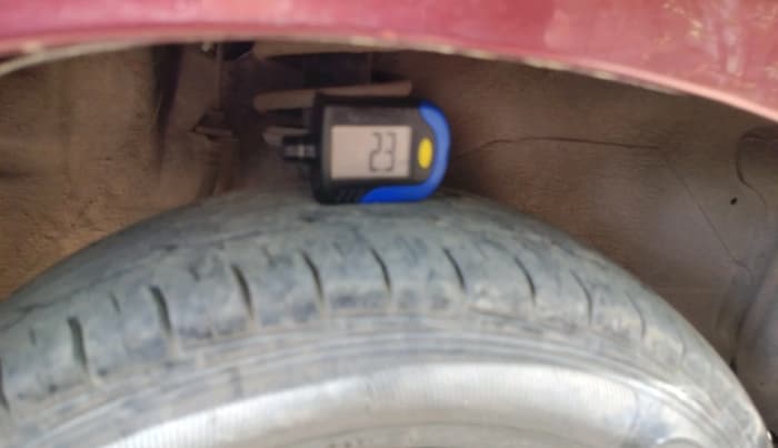 2011 Maruti Alto LX CNG, CNG, Manual, 1,19,907 km, tyre