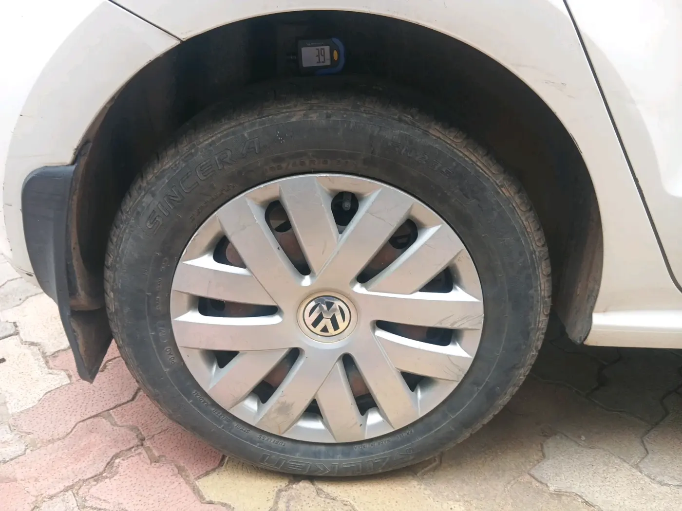 2013 Volkswagen Polo COMFORTLINE 1.2L PETROL, Petrol, Manual, 77,547 km, tyre