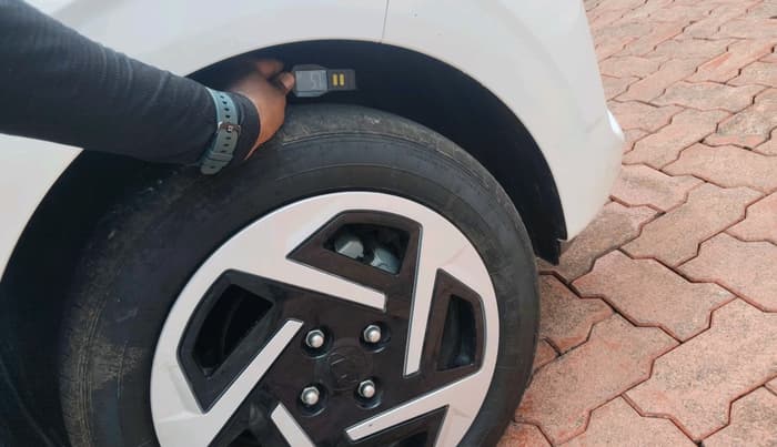 2024 Hyundai GRAND I10 NIOS SPORTZ AMT 1.2 KAPPA VTVT, Petrol, Automatic, 6,353 km, tyre