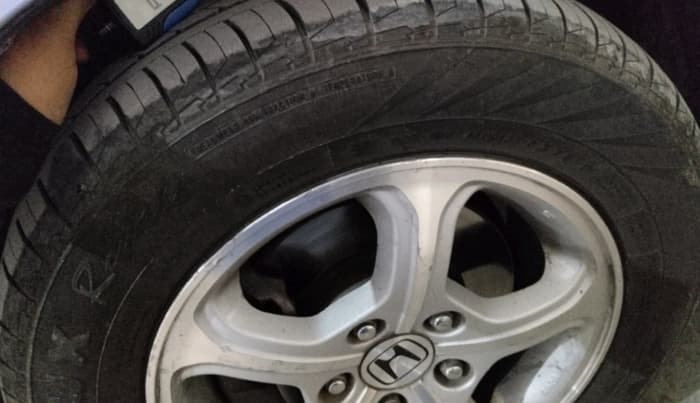 2012 Honda Civic 1.8L I-VTEC S MT, Petrol, Manual, 1,36,756 km, tyre