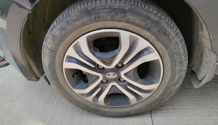 2022 Tata Tiago XZ PETROL, Petrol, Manual, 35,196 km, tyre