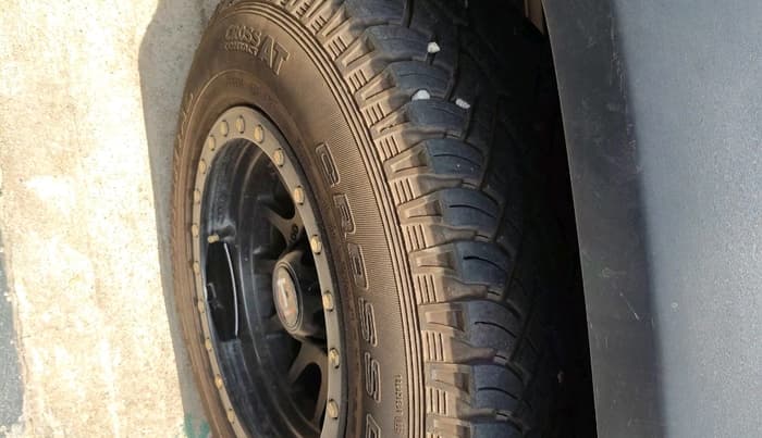 2024 Maruti JIMNY ALPHA ALL GRIP PRO AT DUAL TONE, Petrol, Automatic, 24,416 km, tyre