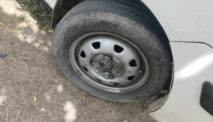 2012 Hyundai Santro Xing GLS, CNG, Manual, 88,536 km, tyre