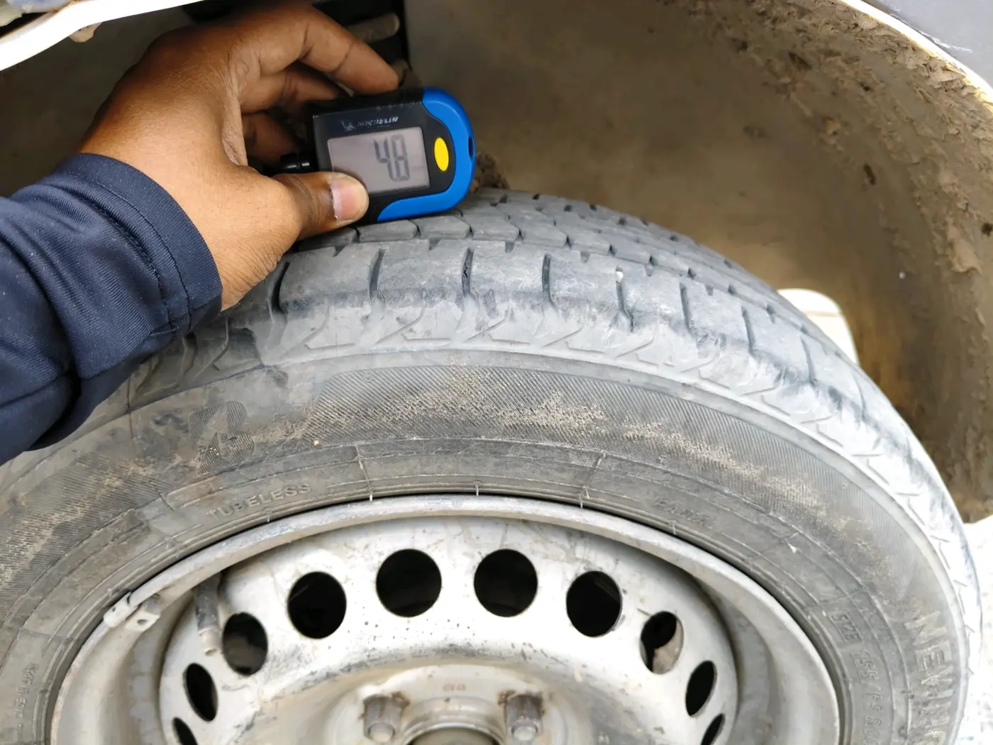 2021 Maruti Eeco 5 STR AC CNG (O), CNG, Manual, 1,02,574 km, tyre