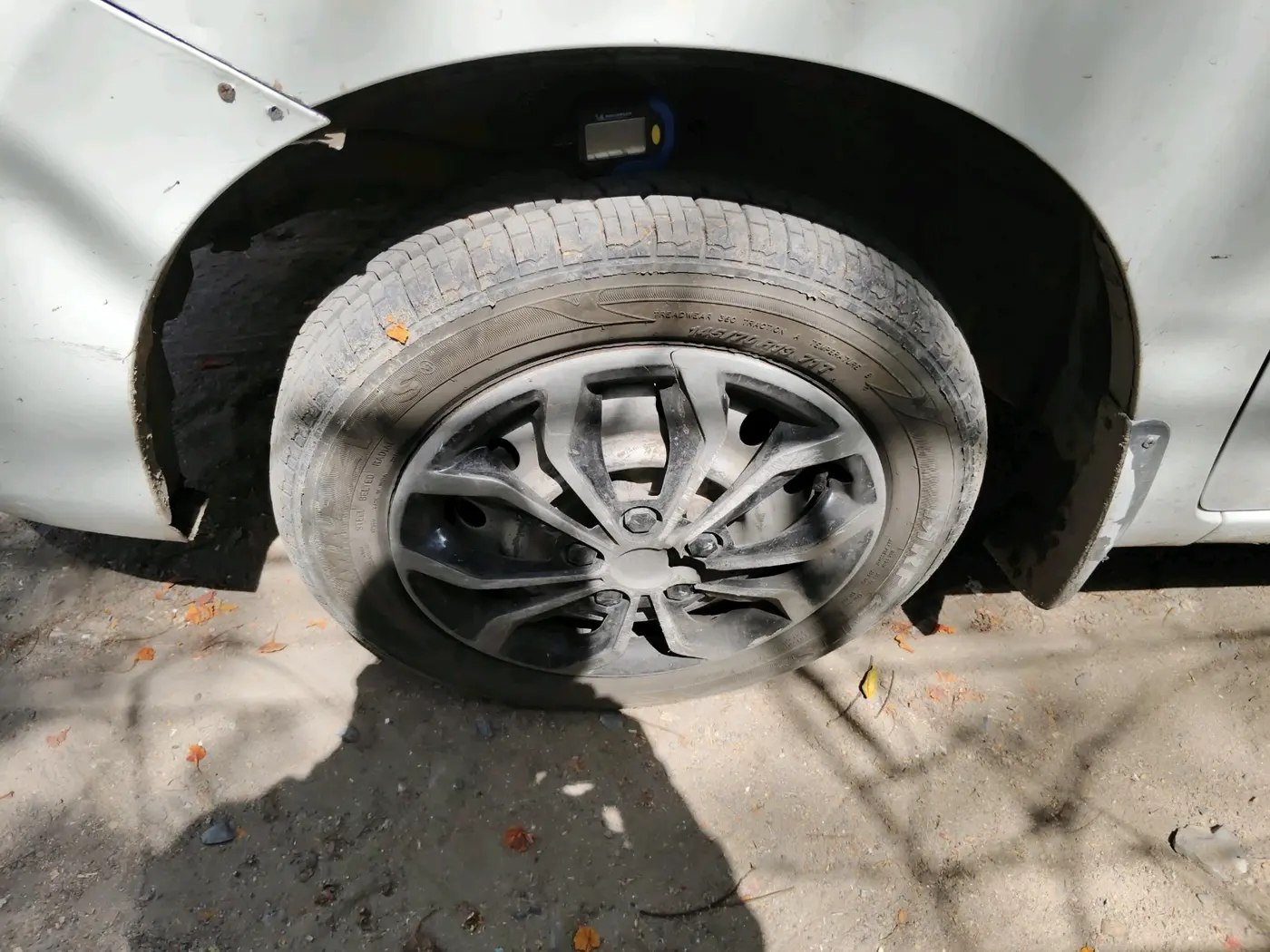 2015 Maruti Wagon R 1.0 LXI CNG, CNG, Manual, 75,942 km, tyre