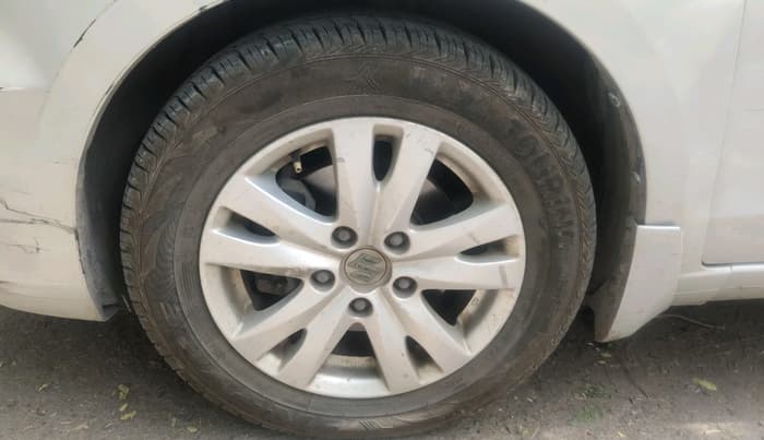 2015 Maruti Ertiga ZXI, Petrol, Manual, 76,801 km, tyre