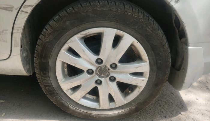 2015 Maruti Ertiga ZXI, Petrol, Manual, 76,801 km, tyre