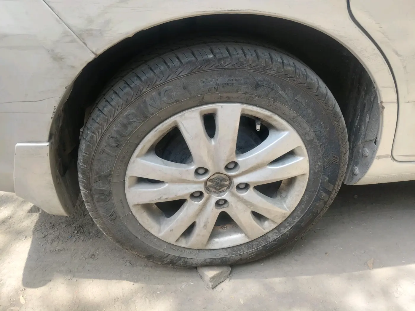 2015 Maruti Ertiga ZXI, Petrol, Manual, 76,801 km, tyre