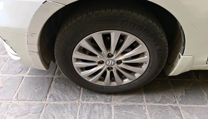 2024 Maruti Ciaz ZETA AT 1.5  SHVS PETROL, Petrol, Automatic, 20,759 km, tyre