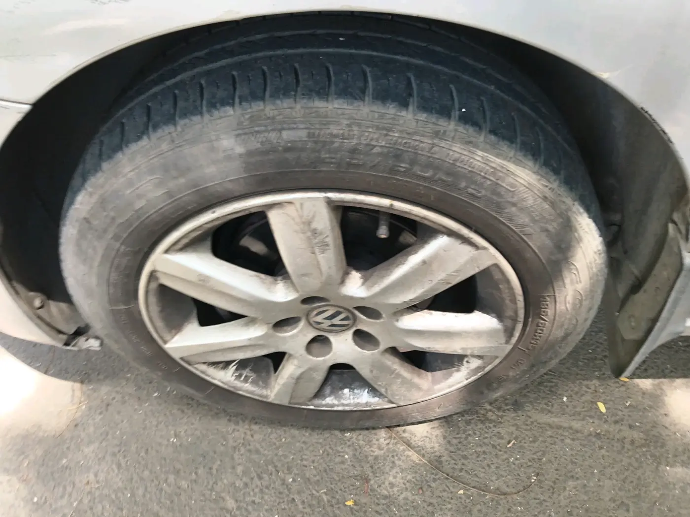 2011 Volkswagen Polo HIGHLINE1.2L, Petrol, Manual, 32,114 km, tyre