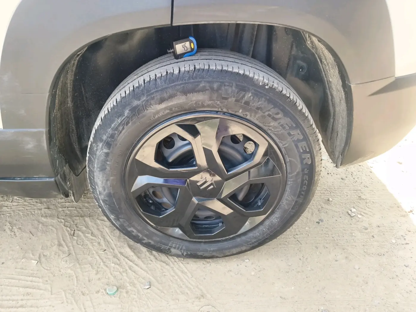 2024 Maruti BREZZA VXI, CNG, Manual, 33,607 km, tyre