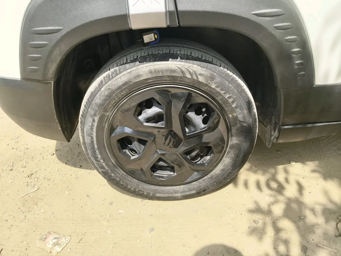 2024 Maruti BREZZA VXI, CNG, Manual, 33,607 km, tyre