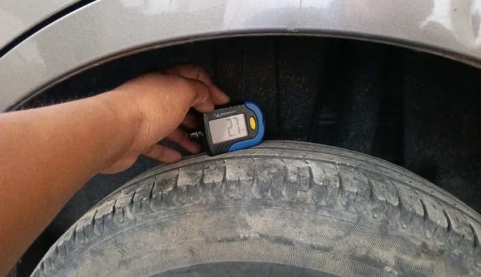 2022 Maruti Dzire VXI AMT, Petrol, Automatic, 73,388 km, tyre