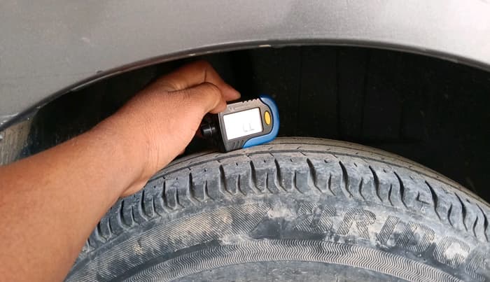 2022 Maruti Dzire VXI AMT, Petrol, Automatic, 73,388 km, tyre