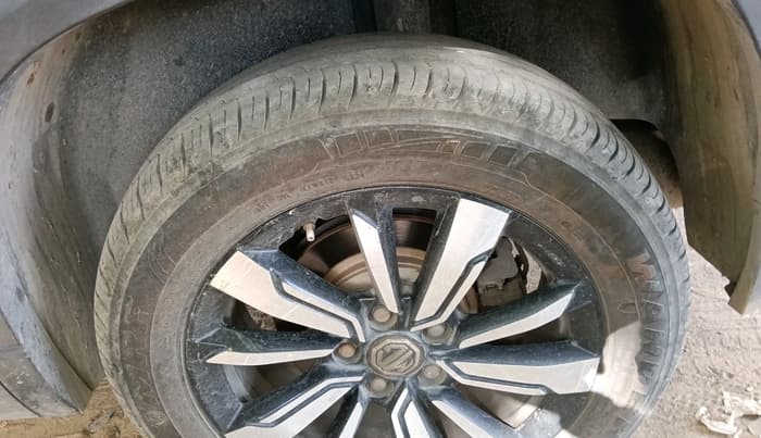 2019 MG HECTOR SHARP 2.0 DIESEL, Diesel, Manual, 69,847 km, tyre