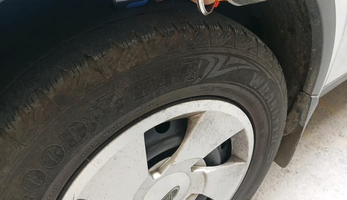 2015 Mahindra XUV500 W6, Diesel, Manual, 1,15,328 km, tyre