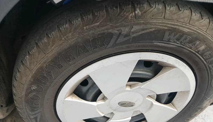 2015 Mahindra XUV500 W6, Diesel, Manual, 1,15,328 km, tyre
