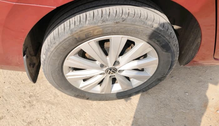 2023 Volkswagen VIRTUS HIGHLINE TSI 1.0 MT, Petrol, Manual, 14,826 km, tyre