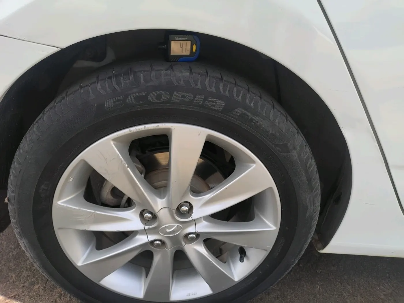 2012 Hyundai Verna FLUIDIC 1.6 CRDI SX, Diesel, Manual, 93,930 km, tyre