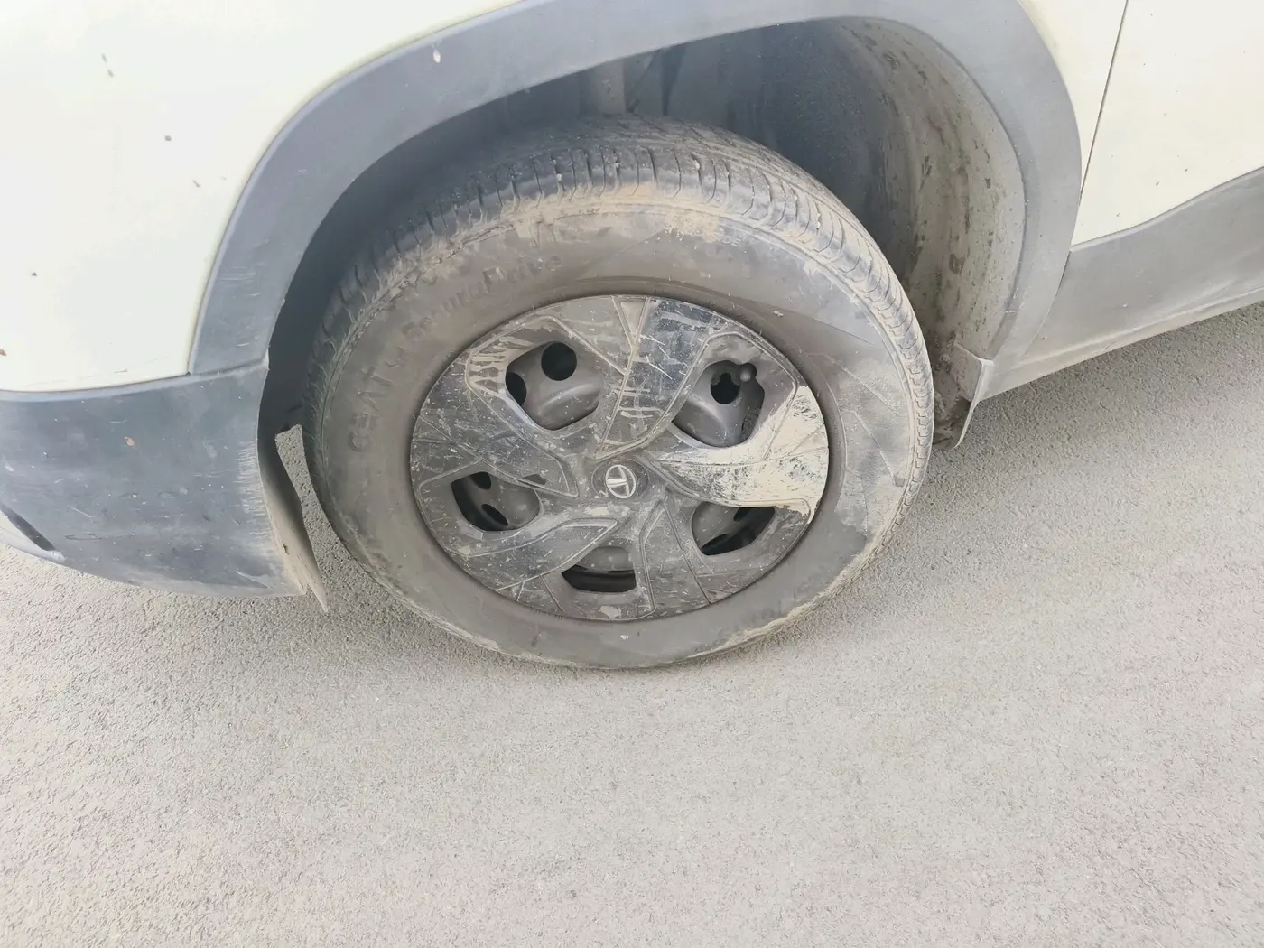 2023 Tata PUNCH ADVENTURE MT, Petrol, Manual, 15,990 km, tyre