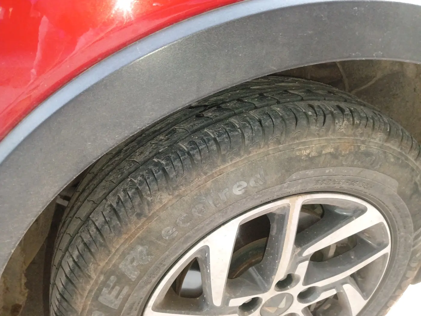 2022 Mahindra XUV300 W8 (O) 1.2 PETROL AMT, Petrol, Automatic, 35,158 km, tyre