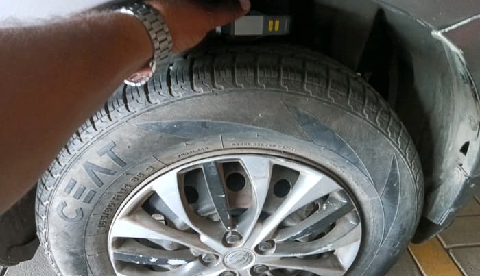 2013 Maruti Swift VXI, Petrol, Manual, 55,318 km, tyre