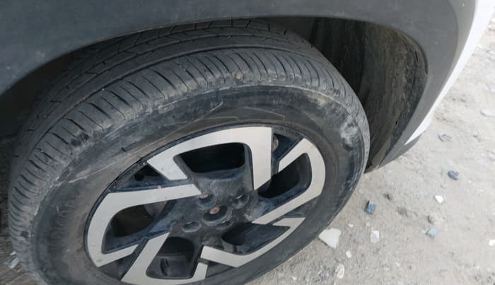 2021 Nissan MAGNITE XE, Petrol, Manual, 11,217 km, tyre