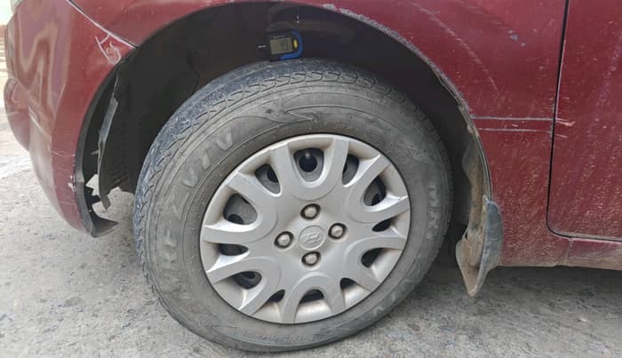 2011 Hyundai i20 MAGNA 1.2, Petrol, Manual, 1,20,821 km, tyre