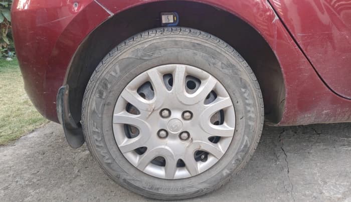 2011 Hyundai i20 MAGNA 1.2, Petrol, Manual, 1,20,821 km, tyre