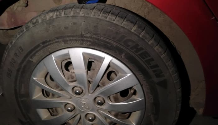 2013 Hyundai i10 SPORTZ 1.2, Petrol, Manual, 70,302 km, tyre