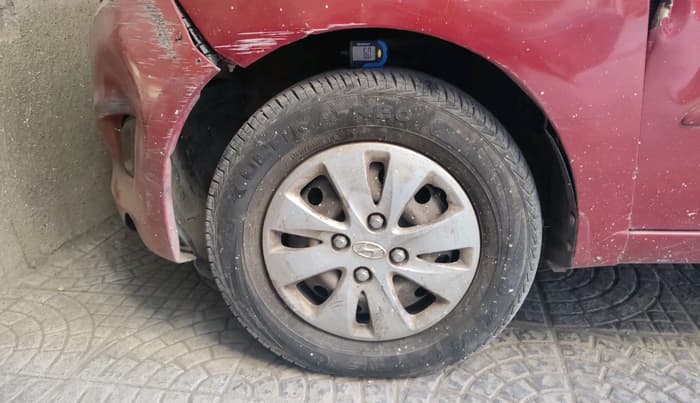 2011 Hyundai i10 SPORTZ 1.2 AT, Petrol, Automatic, 52,736 km, tyre
