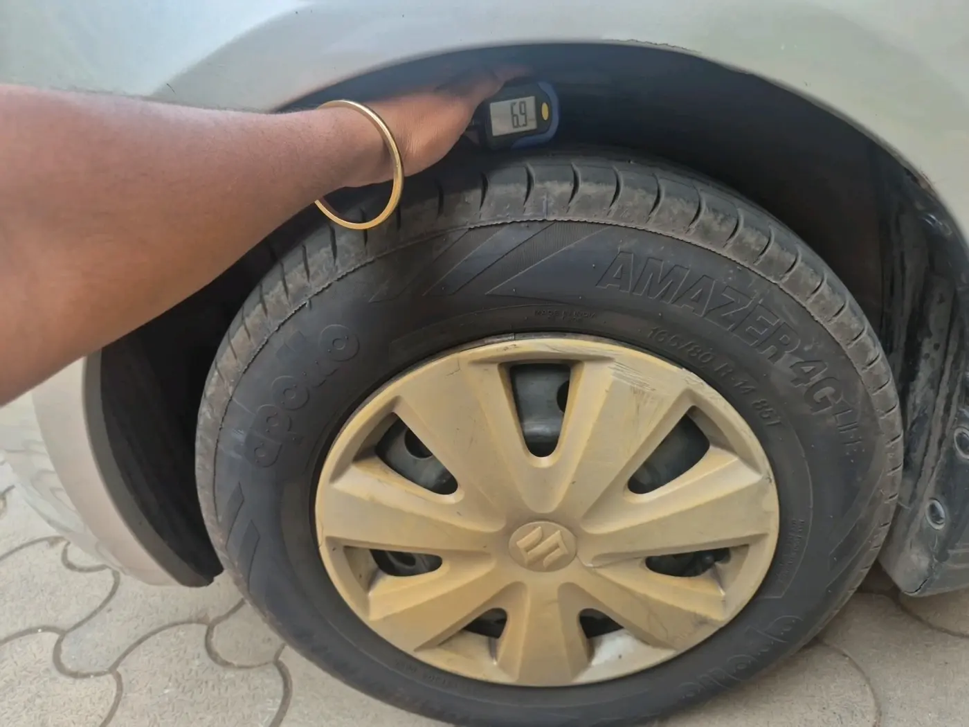 2011 Maruti Swift Dzire VXI, Petrol, Manual, 1,03,229 km, tyre