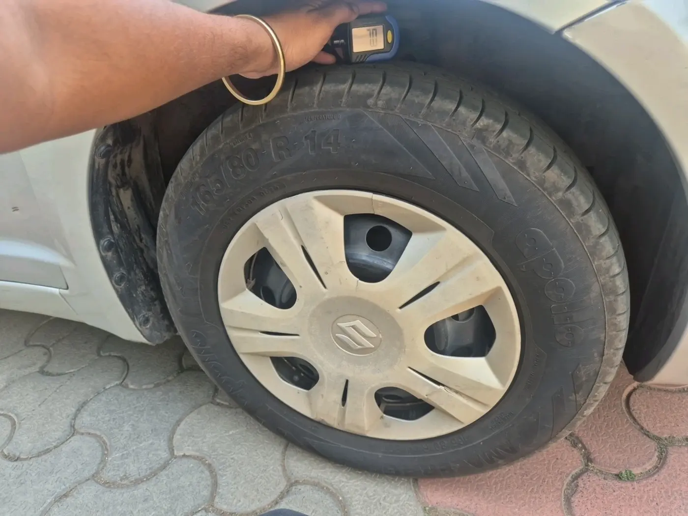 2011 Maruti Swift Dzire VXI, Petrol, Manual, 1,03,229 km, tyre