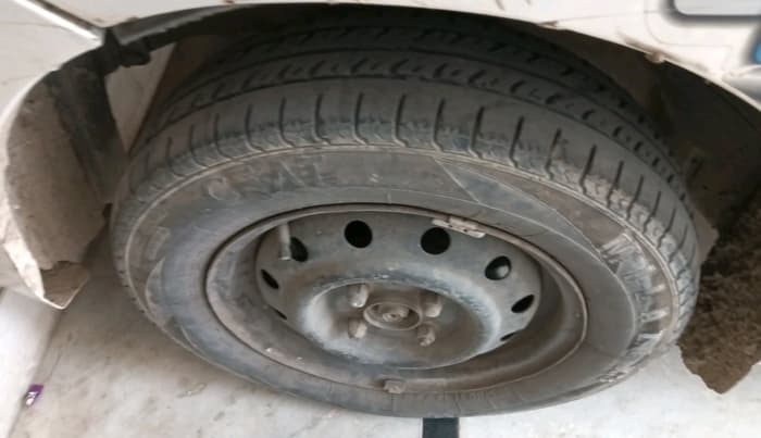 2016 Maruti Wagon R 1.0 LXI CNG, CNG, Manual, 97,837 km, tyre