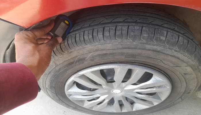 2012 Maruti Swift VXI, Petrol, Manual, 1,56,523 km, tyre