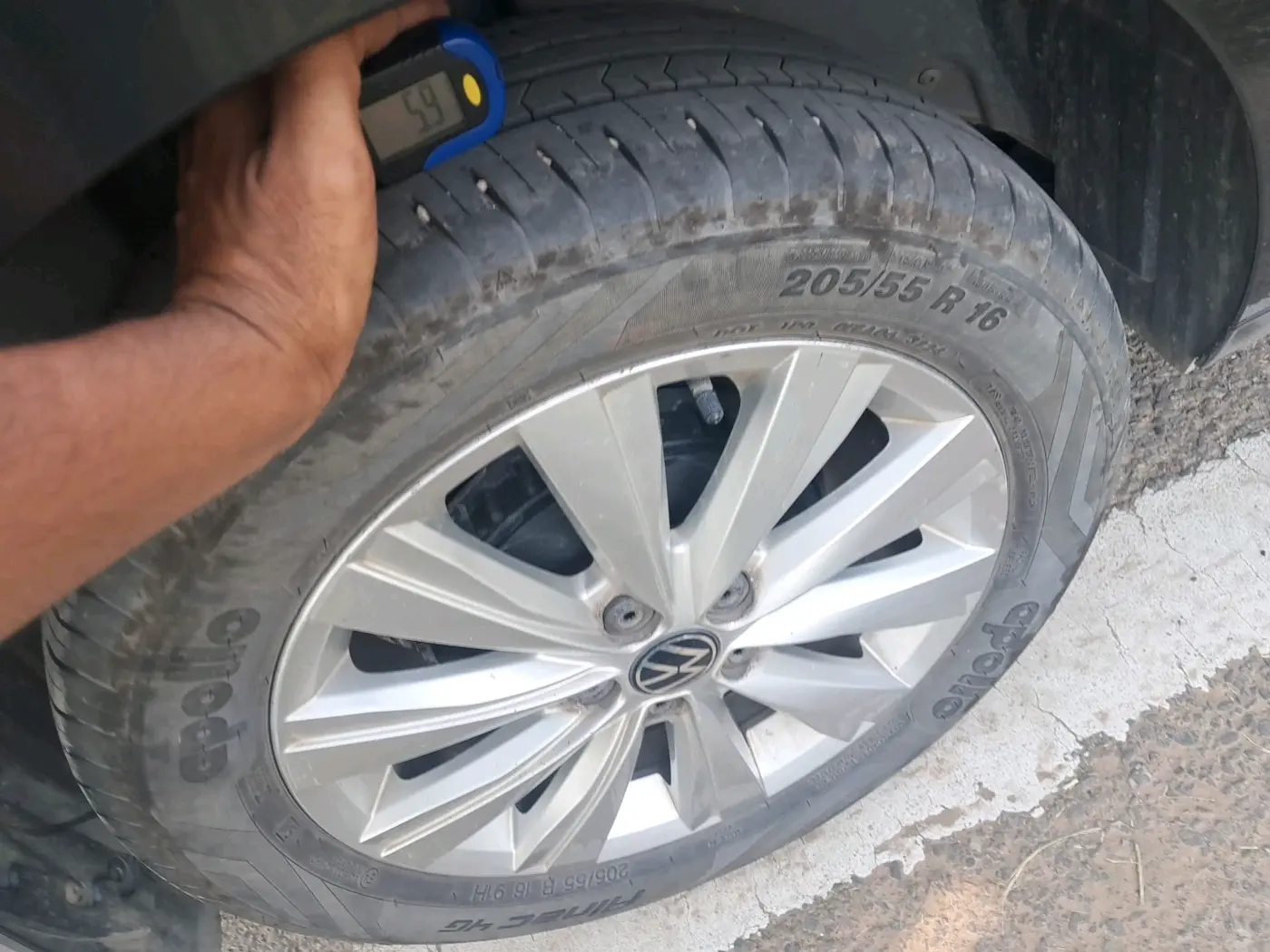 2023 Volkswagen VIRTUS HIGHLINE TSI 1.0 MT, Petrol, Manual, 70,168 km, tyre