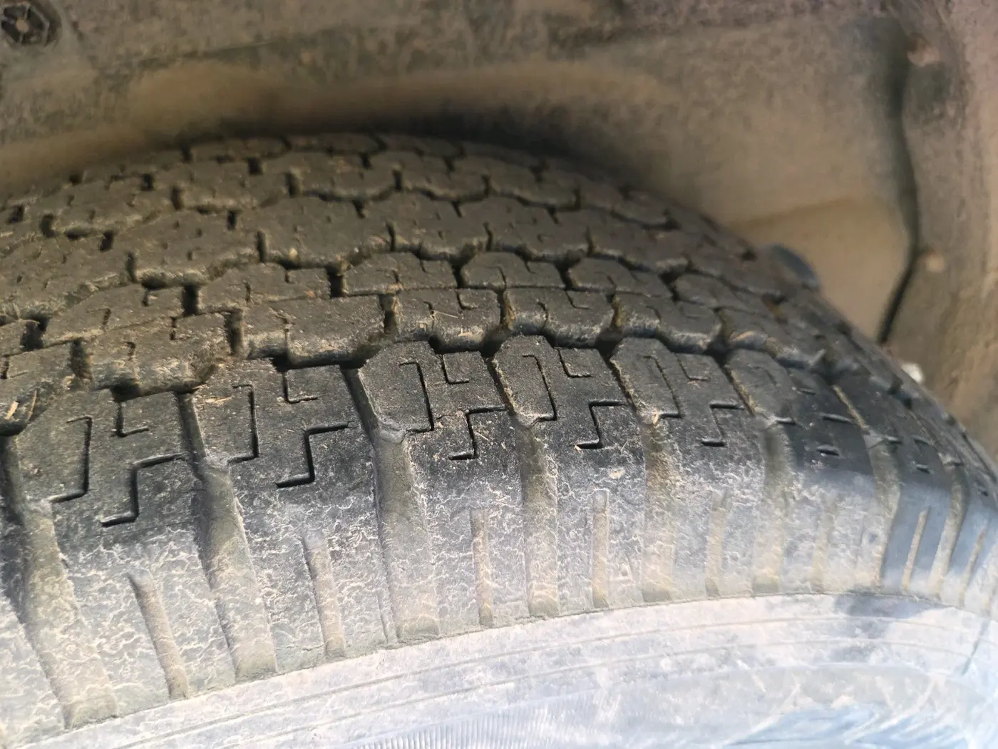 2018 Tata Hexa XE 4X2 7 STR, Diesel, Manual, 1,29,859 km, tyre