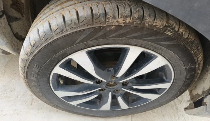 2019 Nissan Kicks XV 1.5, Petrol, Manual, 50,253 km, tyre