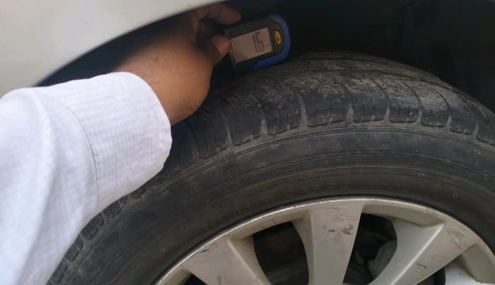 2014 Maruti Ertiga ZDI, Diesel, Manual, 1,97,678 km, tyre