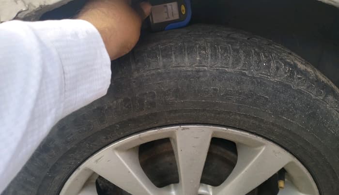 2014 Maruti Ertiga ZDI, Diesel, Manual, 1,97,678 km, tyre