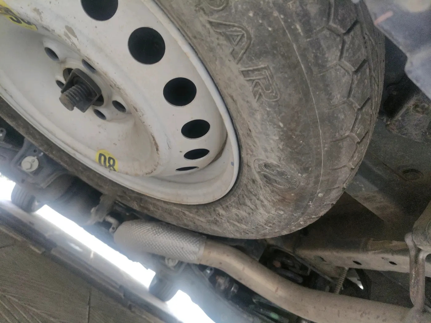 2022 Mahindra XUV700 AX 7 D AT 7 STR, Diesel, Automatic, 79,410 km, tyre