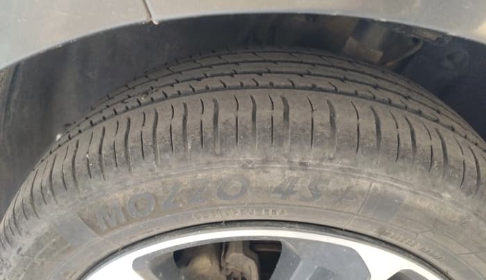 2022 Tata ALTROZ XZ PETROL, Petrol, Manual, 39,282 km, tyre