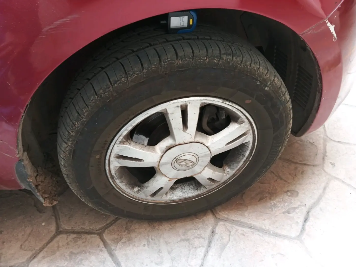 2011 Hyundai i20 ASTA 1.2, CNG, Manual, 1,16,000 km, tyre