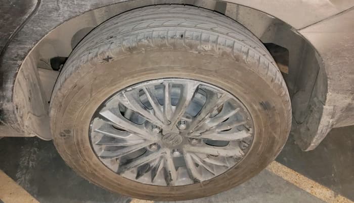 2019 Maruti Ertiga ZXI+ SHVS, Petrol, Manual, 74,035 km, tyre