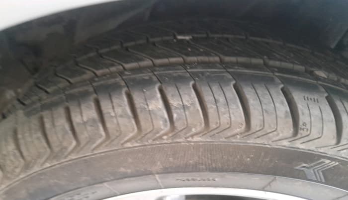 2017 Hyundai Verna 1.6 EX CRDI, Diesel, Manual, 1,13,202 km, tyre