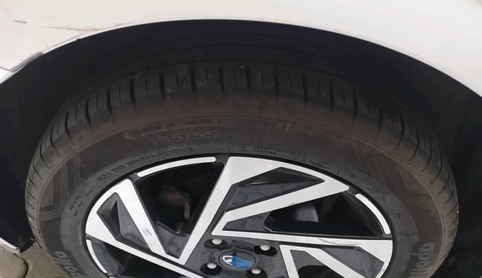 2024 Hyundai NEW I20 ASTA (O) 1.2 IVT, Petrol, Automatic, 9,800 km, tyre